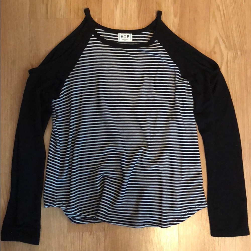 🖤Tillys long sleeve top size medium